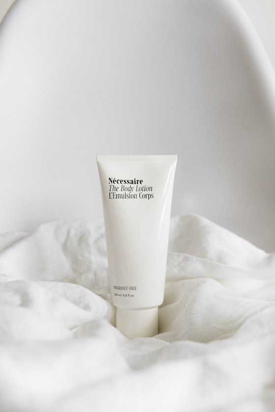 Crema hidratante en envase